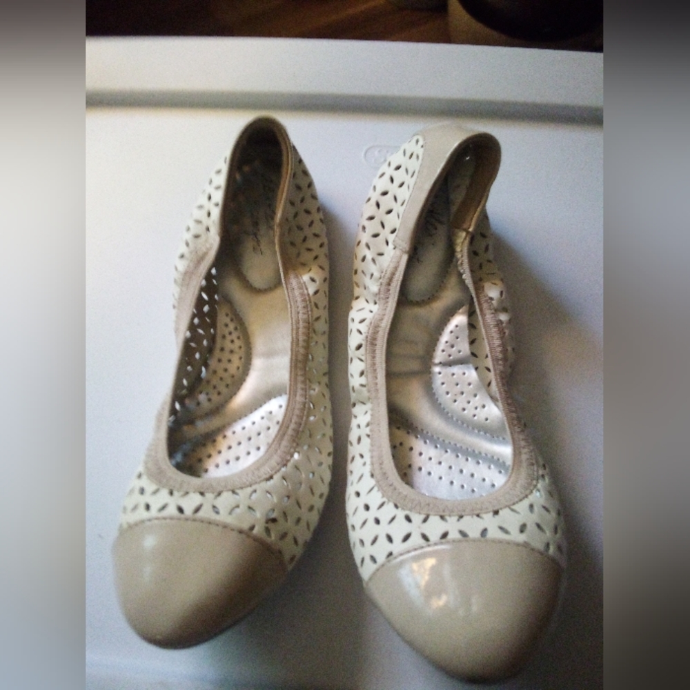 Women's flats